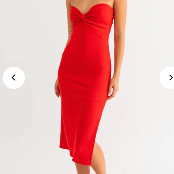 Le Lis Dresses & Skirts - Le Lis Midi Dress